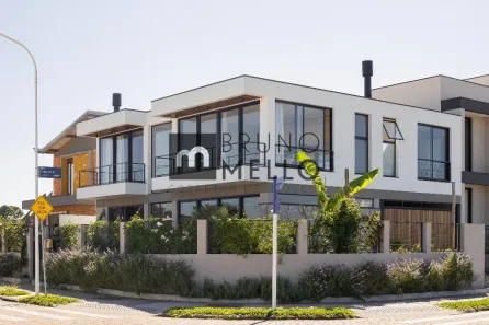 Casa com 4 Quartos à venda, 244m² no Campeche, Florianópolis