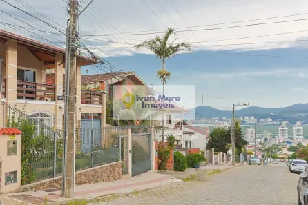Casa com 4 Quartos à venda, 295m² no Trindade, Florianópolis