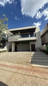 Casa de Condomínio com 4 Quartos à venda, 250m² no Gleba Simon Frazer, Londrina