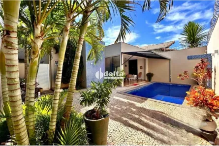 Casa com 3 Quartos à venda, 384m² no Morada da Colina, Uberlândia