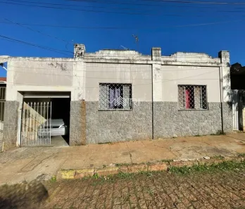 Casa com 2 Quartos à venda, 95m² no Centro, Araraquara