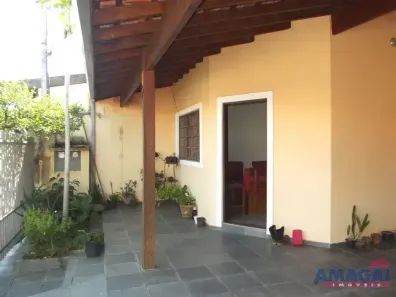 Casa com 3 Quartos à venda, 160m² no Cidade Jardim, Jacareí