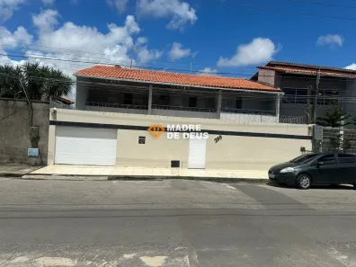 Casa com 5 Quartos à venda, 300m² no Edson Queiroz, Fortaleza