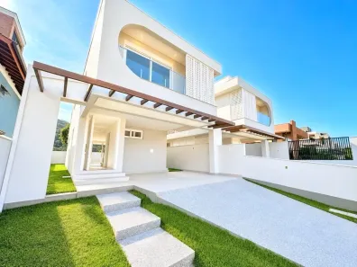 Casa com 3 Quartos à venda, 180m² no Rio Tavares, Florianópolis