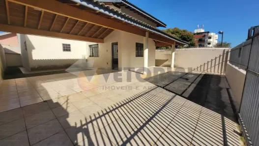 Sobrado com 4 Quartos à venda, 197m² no Indaiá, Caraguatatuba
