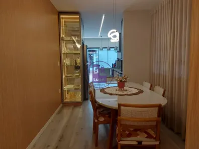 Casa com 3 Quartos à venda, 200m² no Coliseu, Londrina