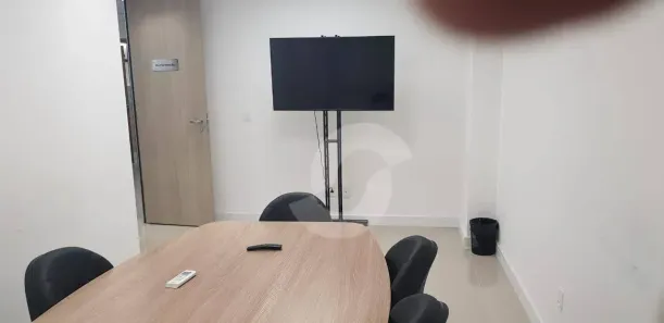 Sala Comercial à venda, 300m² no Centro, Niterói
