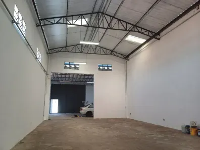 Galpão/Depósito/Armazém para alugar, 251m² no Parque Alves de Lima, São Paulo