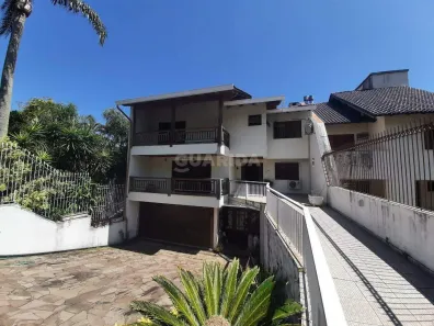 Casa com 4 Quartos para alugar, 350m² no Vila Assunção, Porto Alegre