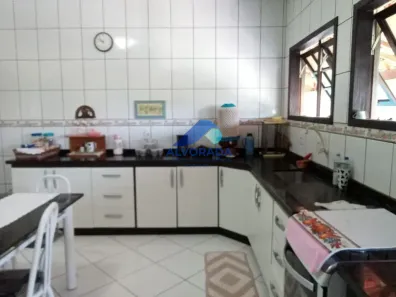 Fazenda/Sítio com 4 Quartos à venda, 2000m² no Chácara Ipês, Caçapava