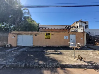 Casa com 3 Quartos à venda, 195m² no Jardim Ana Lúcia, Goiânia