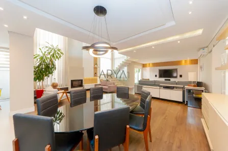 Casa de Condomínio com 4 Quartos à venda, 460m² no Tingui, Curitiba