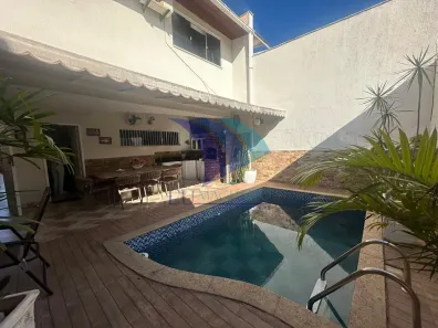Casa com 4 Quartos à venda, 225m² no Portinho, Cabo Frio
