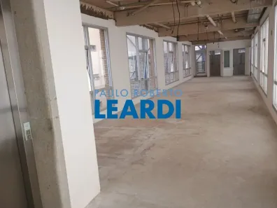Imóvel Comercial com 12 Quartos para venda ou aluguel, 2500m² no Vila Olímpia, São Paulo