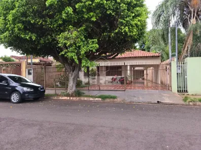 Casa com 4 Quartos à venda, 204m² no Vila Gomes, Campo Grande