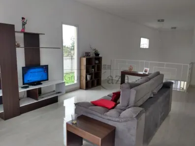 Casa de Condomínio com 3 Quartos à venda, 211m² no Condomínio Residencial Fogaça, Jacareí