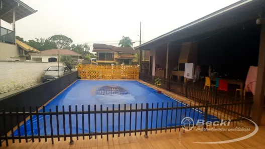Sobrado com 3 Quartos à venda, 200m² no Santa Catarina, Joinville