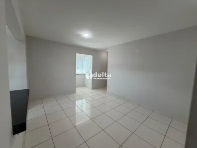 Apartamento com 2 Quartos para alugar, 70m² no Presidente Roosevelt, Uberlândia