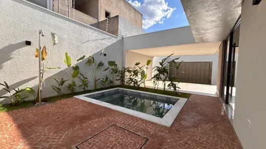 Casa com 3 Quartos à venda, 221m² no Jardim Karaíba, Uberlândia