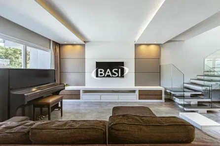 Casa de Condomínio com 3 Quartos à venda, 234m² no Santa Cândida, Curitiba