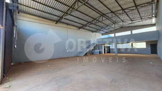 Galpão/Depósito/Armazém à venda, 320m² no Novo Mundo, Uberlândia