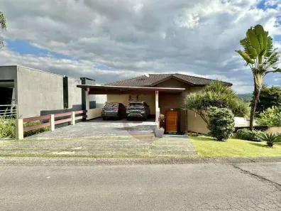 Casa de Condomínio com 3 Quartos à venda, 500m² no Golf Gardens, Carapicuíba