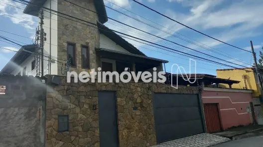 Casa com 3 Quartos à venda, 212m² no Conjunto Água Branca, Contagem
