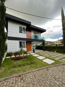 Casa de Condomínio com 4 Quartos à venda, 268m² no Vargem Grande, Teresópolis