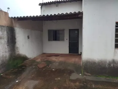 Casa com 3 Quartos à venda, 80m² no Laranjeiras, Uberlândia