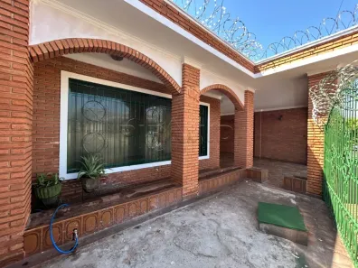 Casa com 3 Quartos para alugar, 228m² no Jardim Antártica, Ribeirão Preto