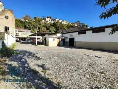 Ponto Comercial para alugar, 162m² no Várzea, Teresópolis