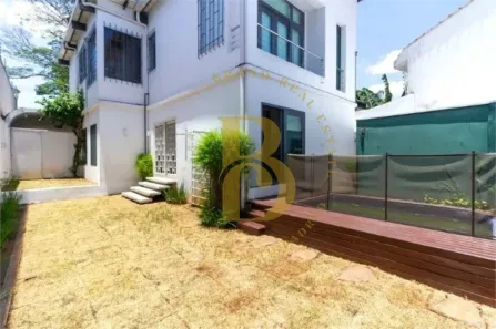 Casa com 3 Quartos para alugar, 450m² no Jardim Europa, São Paulo