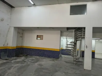 Galpão/Depósito/Armazém para alugar, 677m² no Vila Yara, Osasco