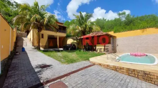Casa com 2 Quartos à venda, 175m² no Jardim Sulacap, Rio de Janeiro