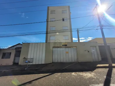 Apartamento com 2 Quartos para alugar, 42m² no Marta Helena, Uberlândia