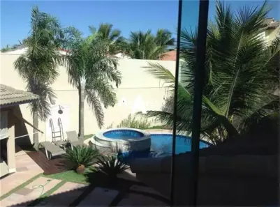 Sobrado com 4 Quartos à venda, 370m² no Jardim Karaíba, Uberlândia