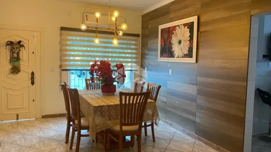 Casa com 5 Quartos à venda, 250m² no Barreiros, São José