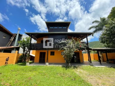 Casa com 3 Quartos para alugar, 200m² no Campeche, Florianópolis