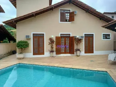 Casa com 4 Quartos à venda, 473m² no Piratininga, Niterói