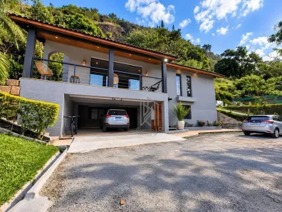 Casa com 4 Quartos à venda, 250m² no Corrêas, Petrópolis