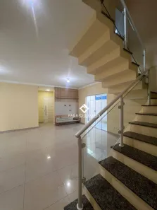Casa de Condomínio com 4 Quartos para alugar, 162m² no Parque Califórnia, Jacareí