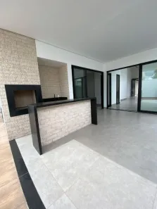 Casa com 3 Quartos à venda, 207m² no Laranjeiras, Uberlândia