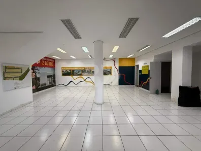 Imóvel Comercial para alugar, 372m² no Vila Rezende, Piracicaba