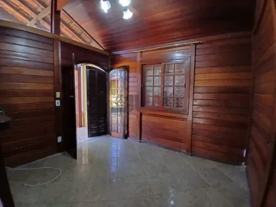 Casa com 2 Quartos para alugar, 170m² no Parque Residencial Guadalajara, Nova Iguaçu