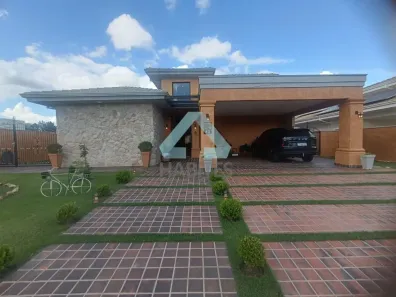 Casa com 4 Quartos à venda, 275m² no Sociedade Hípica de Botucatu, Botucatu