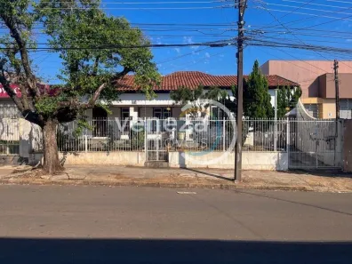 Casa com 5 Quartos à venda, 221m² no Centro, Londrina