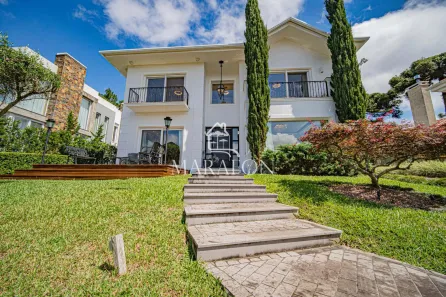 Casa de Condomínio com 4 Quartos à venda, 292m² no Vila Dante, Canela