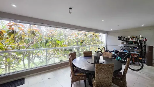 Apartamento com 3 Quartos para alugar, 180m² no Campo Belo, São Paulo