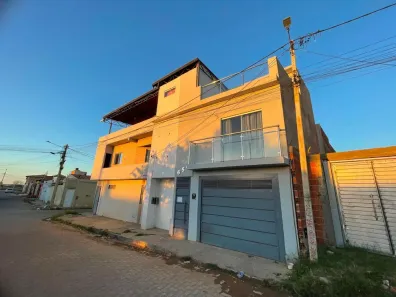 Apartamento com 3 Quartos para alugar, 180m² no Coopirecê, Irecê