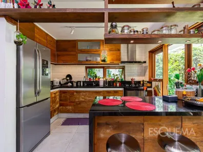 Casa com 5 Quartos à venda, 300m² no Jardim Luzitânia, São Paulo